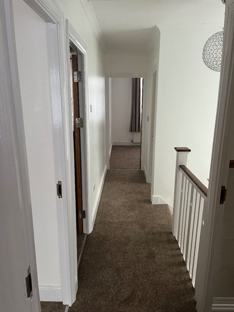 5 BEDROOMS/KINGSBURY LONDON NW9