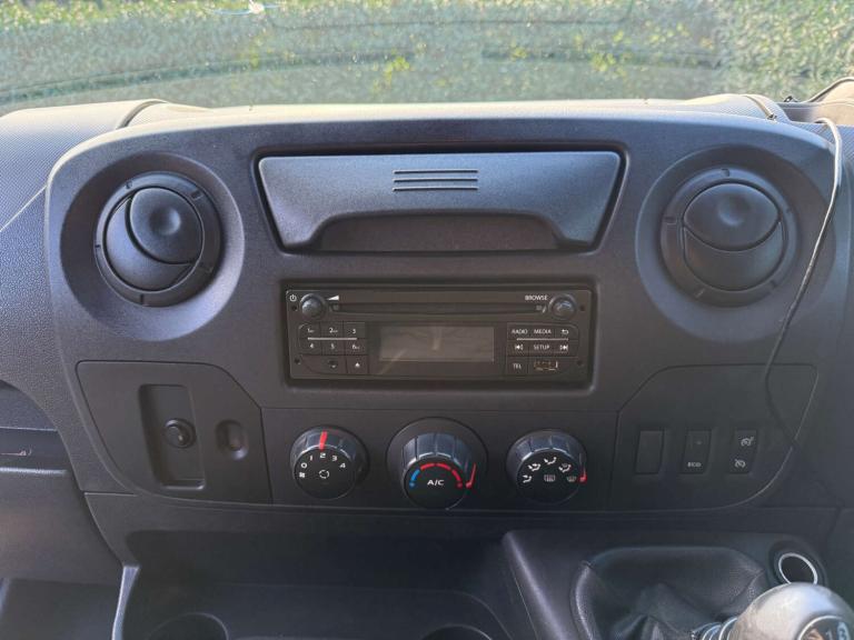 2017 Renault Master 2.3 Master 35 MWB Panel Van Diesel Manual