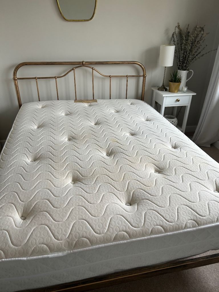 Double pocket memory mattress 