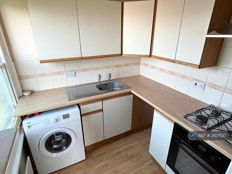 1 bedroom flat in Hartington Street, Derby, DE23 (1 bed) (#2927537)
