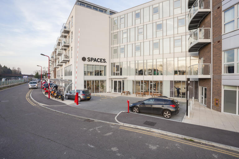 Guildford - GU1 4AR \ Flexible Small Office Space Ready to Move In