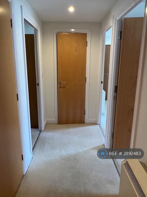 2 bedroom flat in John Repton Gardens, Bristol, BS10 (2 bed) (#2892483)