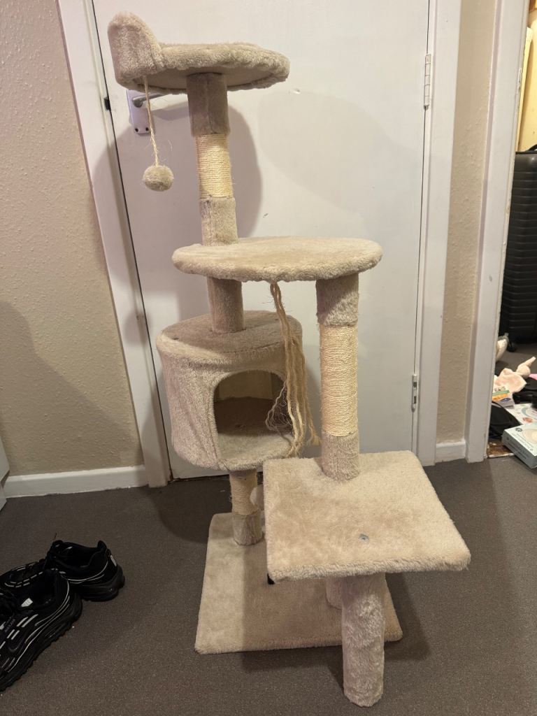 Large cream cat tree NEED GONE ASAP 