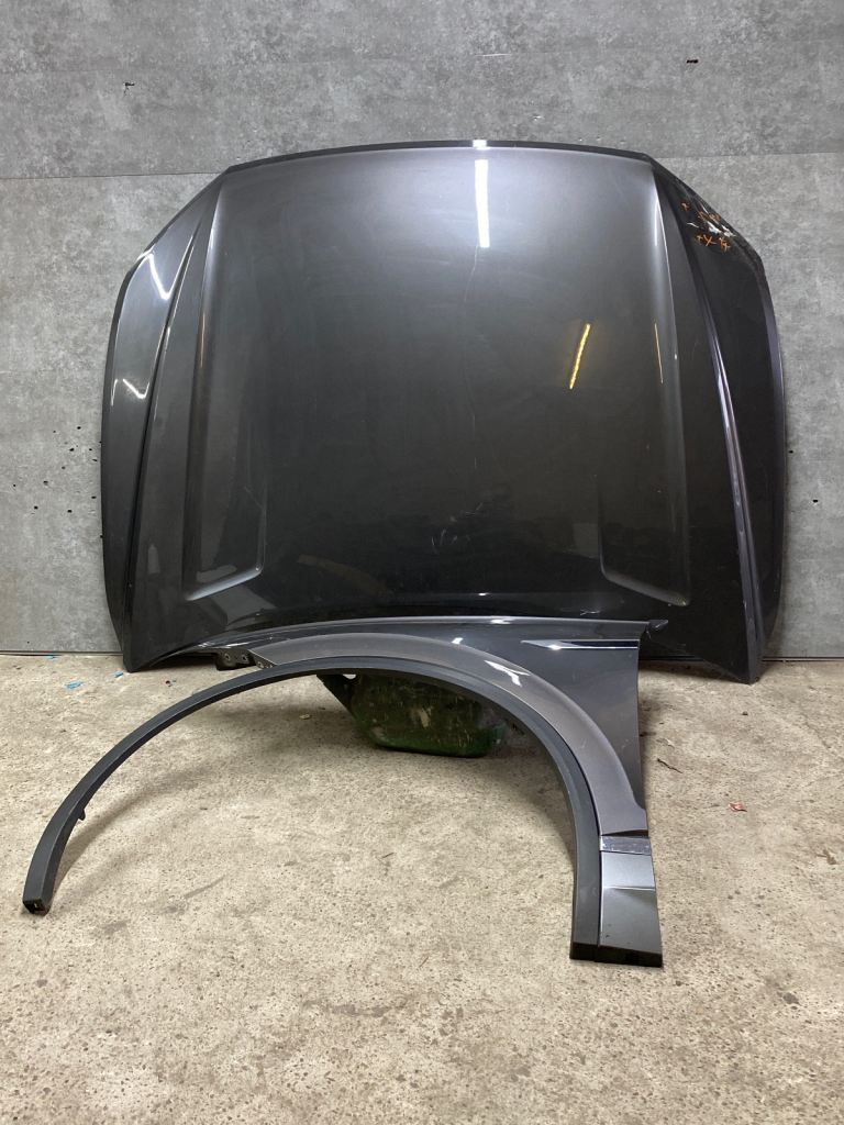 Volkswagen Touareg bonnet and passenger front wing 2022-2025 