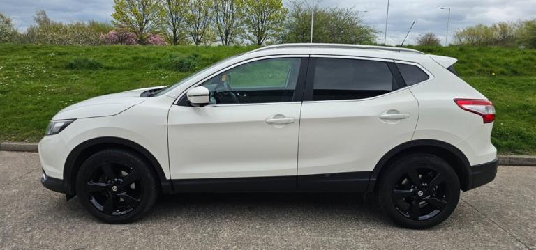 2015 Nissan Qashqai DCI N-TEC PLUS Hatchback Diesel Manual