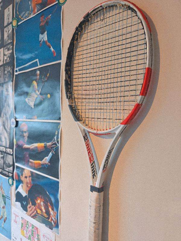 🎾 FOR SALE: Babolat Pure Strike – Precision & Modern Control 🔴