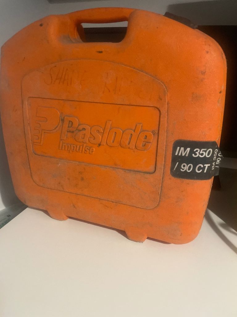 Nail gun . Paslode 