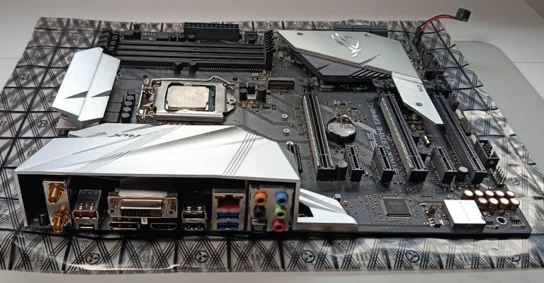 ASUS ROG STRIX Z370-E motherboard + Intel i7