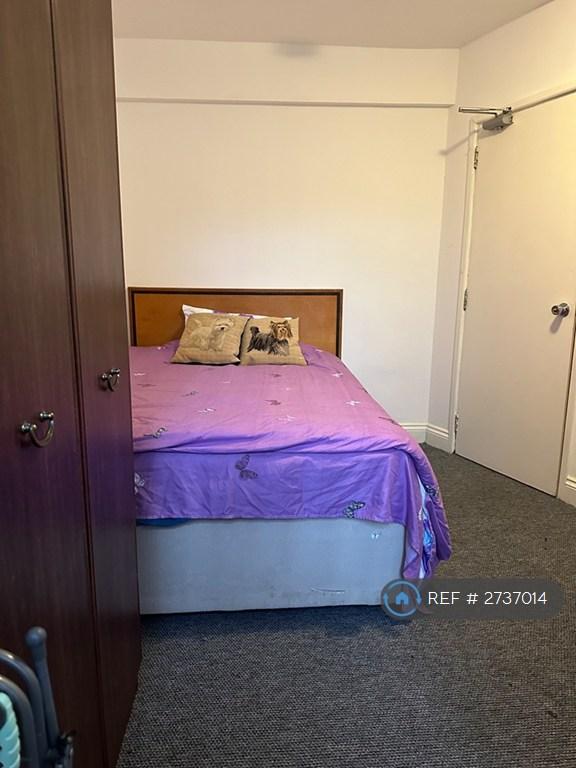 1 bedroom in Cheney Manor Road, Swindon, SN2 (#2737014)