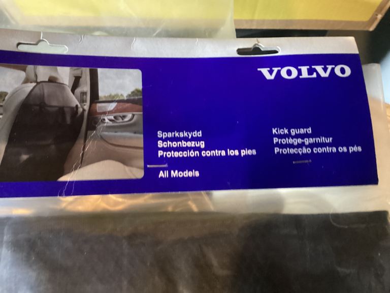 2 Volvo kick guards