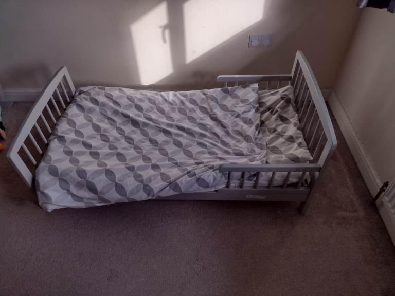 Toddler bed for sale