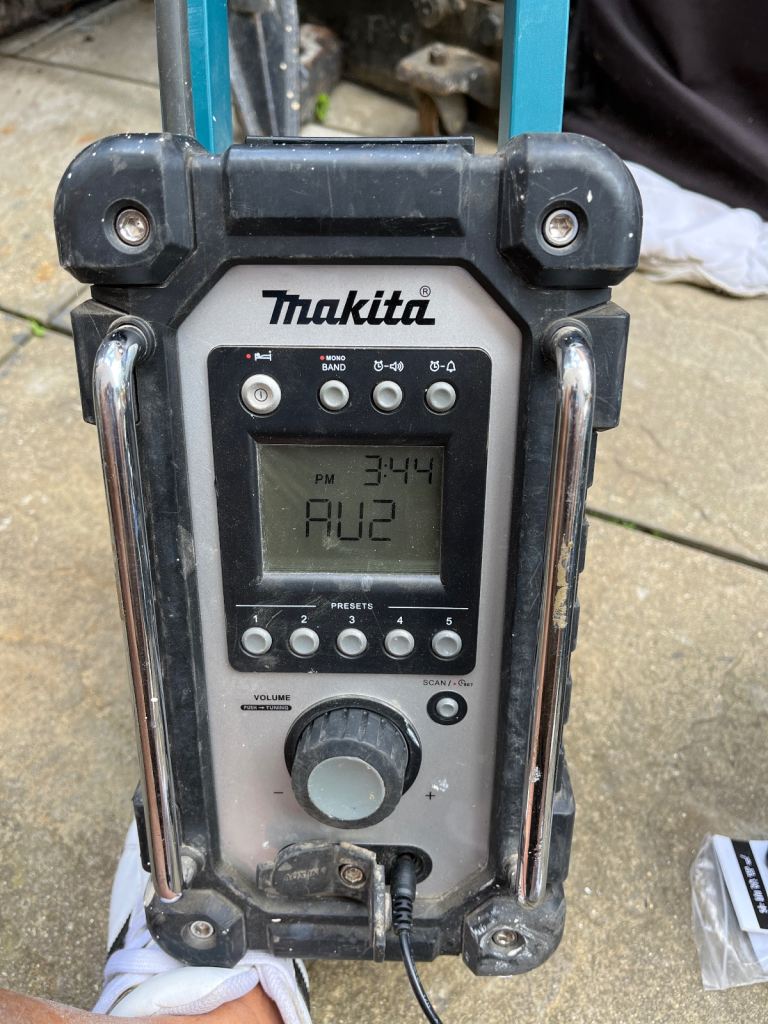 Makita site radio