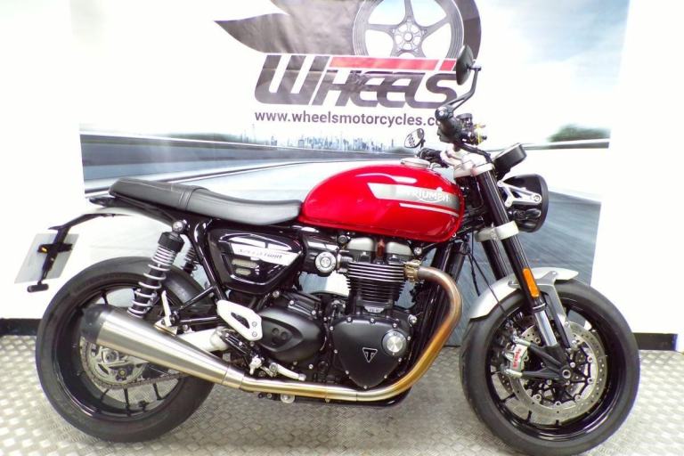 2021 TRIUMPH SPEED TWIN 1200 WITH ONLY 4837 MILES FROM NEW
