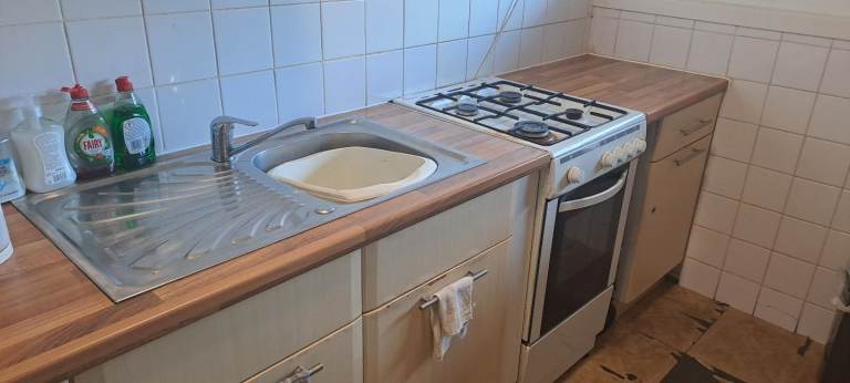 Students Preferred: Large Double Room