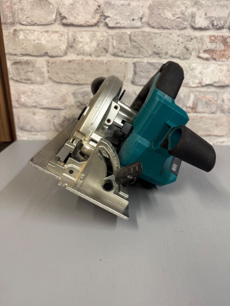 Makita DHS660