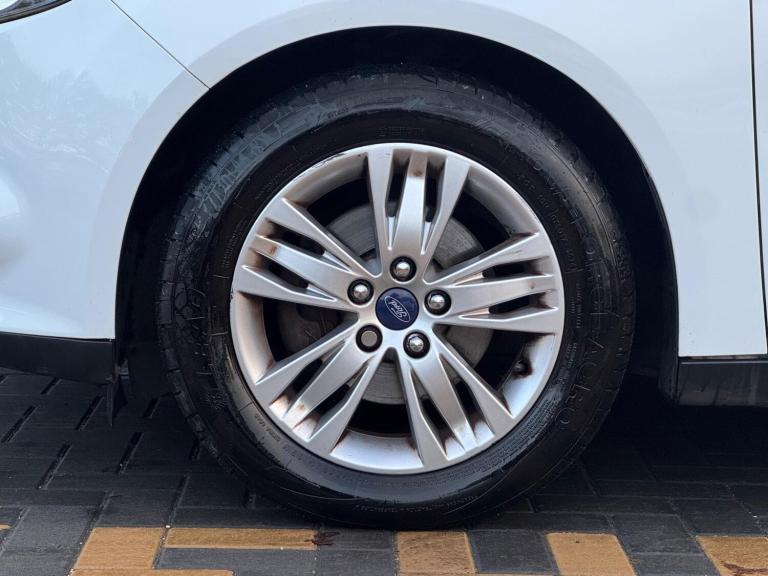 2013 Ford Focus 1.0 125 EcoBoost Titanium Navigator 5dr HATCHBACK PETROL Manual