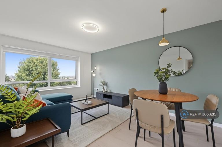 2 bedroom flat in Sunningfields Road, London, NW4 (2 bed) (#3053215)