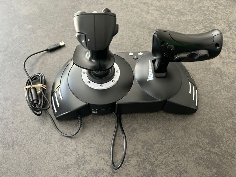 Thrustmaster T-Flight Hotas One flight joystick - Full Kit with pedals