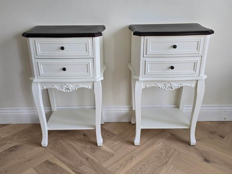 Antique French Country Cottage Two-Tone Finished 2-Drawer Wood bedside tables