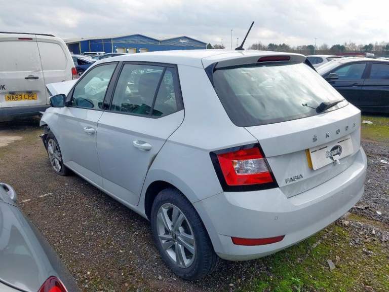 Breaking Skoda Fabia MK3 2020 5DR 1.0P CHYE 5 Speed UDB White LS9R