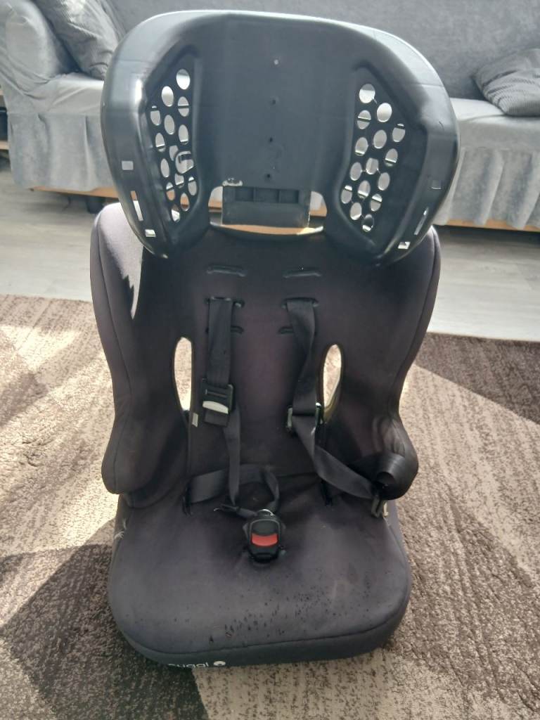 Cuggl car seat 