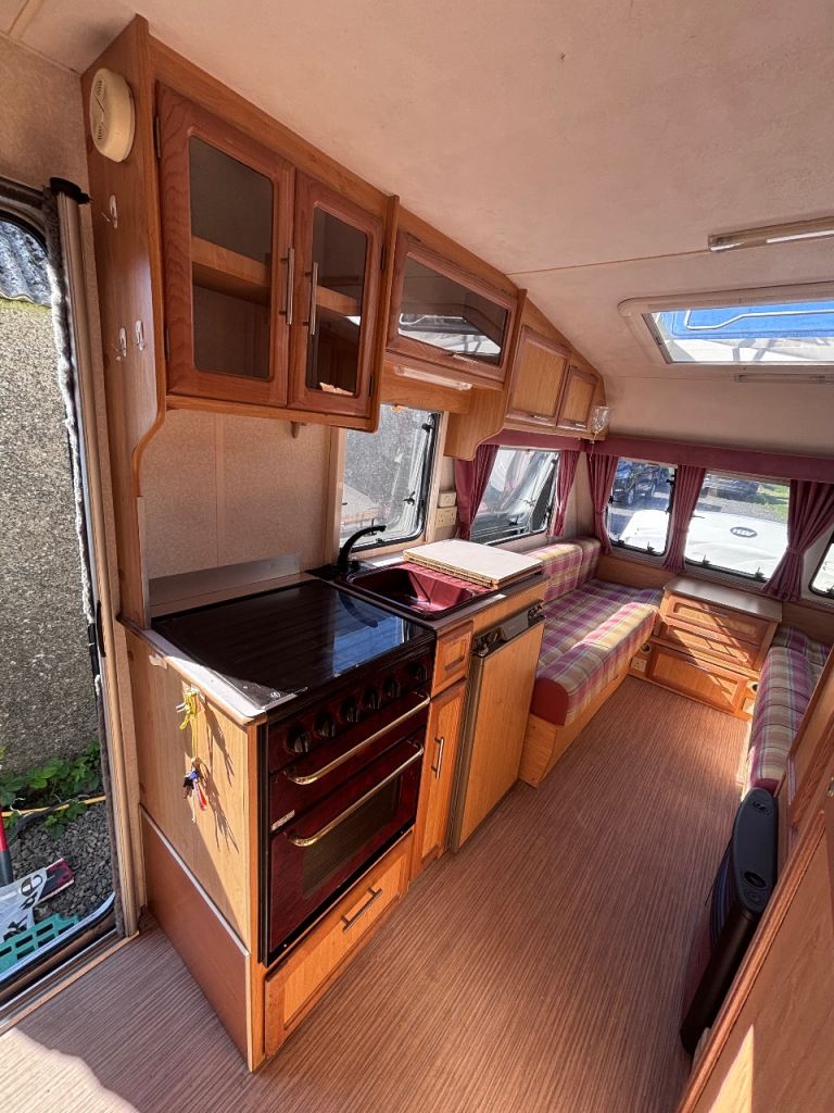 Abbi Manhattan 590/5 caravan 