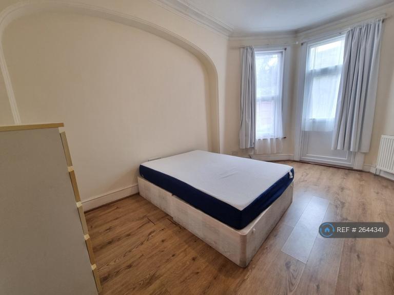 4 bedroom house in Sylvan Avenue, London, N22 (4 bed) (#2644341)