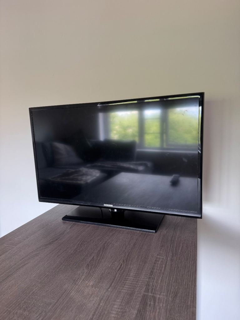 Samsung 32-inch HD TV – Good Condition
