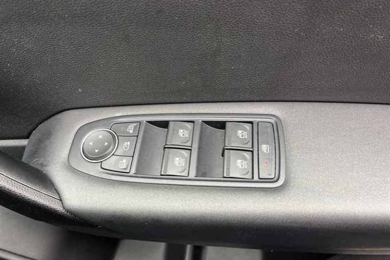 2021 Renault Captur 1.3 TCe (140 PS) Iconic 5 Door Petrol SUV Automatic SUV Petrol Automatic