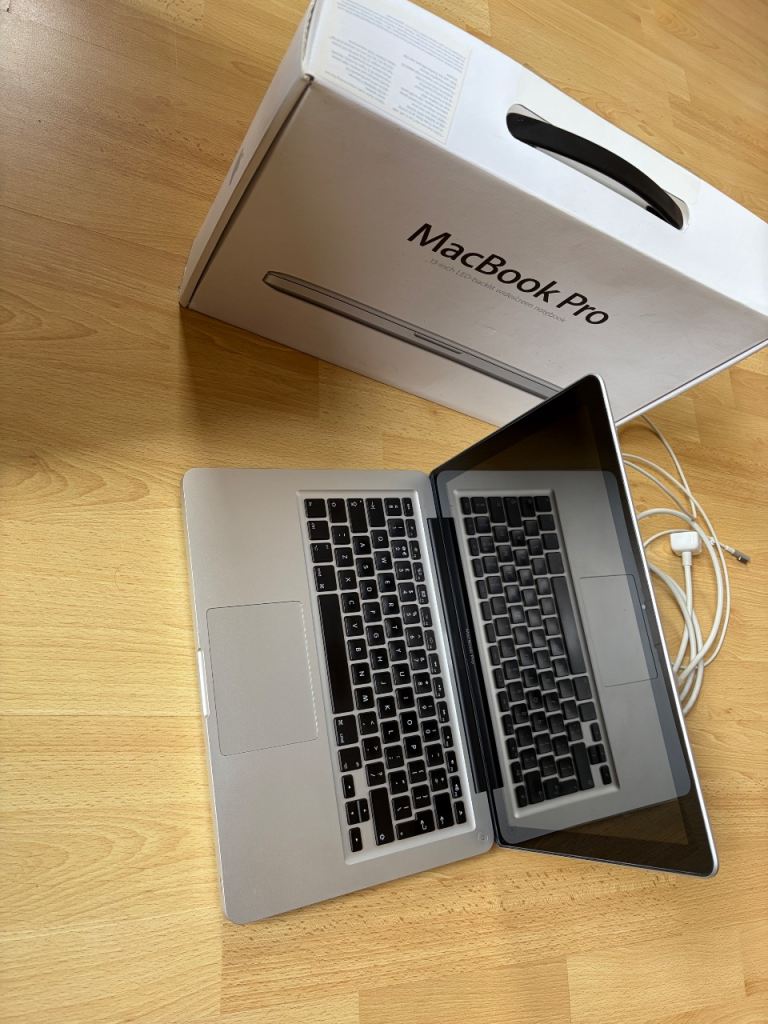 Apple MacBook Pro Laptop 2012 - Good Condition with Box