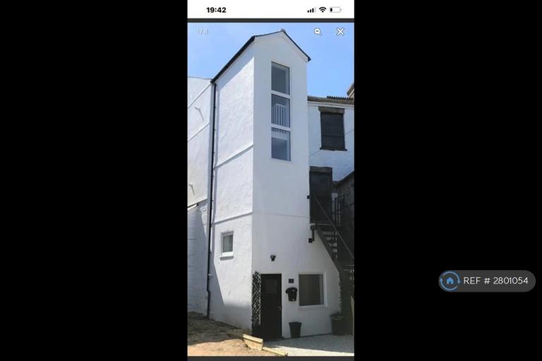 2 bedroom flat in Gurneys Lane, Camborne, TR14 (2 bed) (#2801054)