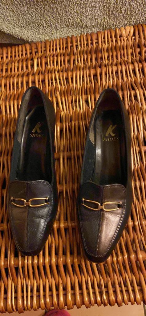 Elegant Ladies Shoes in Black and Copper . Size 7 1/2