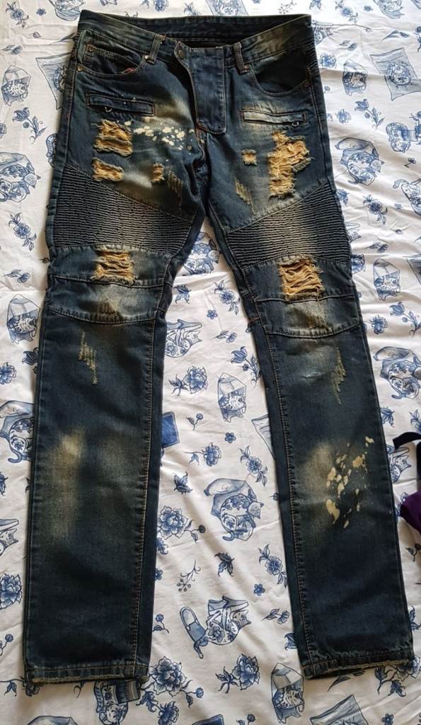 Mens cool 'distressed' jeans - Cash on collection only from Chatham