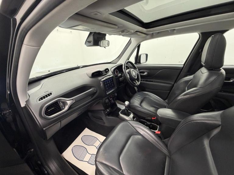 2019 Jeep Renegade 1.0 T3 GSE Limited 5dr **HUGE LUXURY SPEC**  FSH ESTATE Petrol Manual