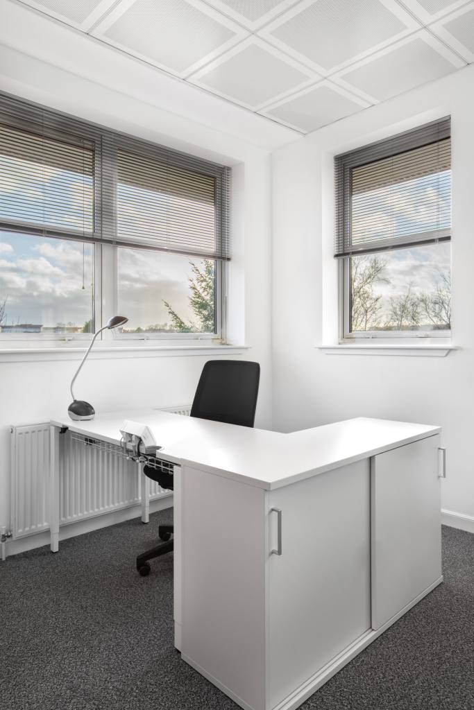 Livingston - EH54 8AF \ Office Space for Rent - 1 Desk Available