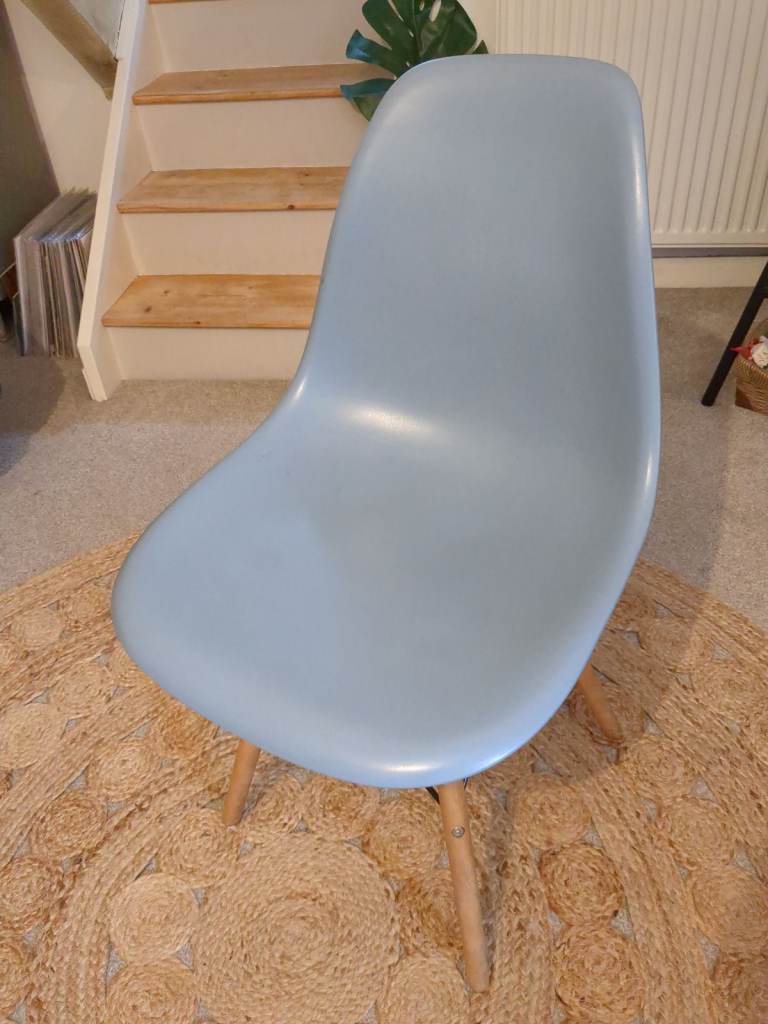 Scandi/Danish style chair
