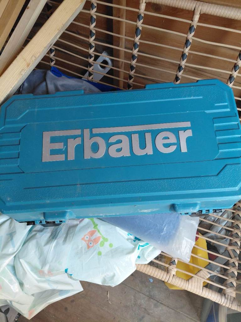 Erbauer EAG220 , corded 9-inch (230mm) angle grinder.