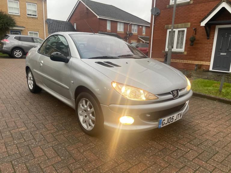Peugeot, 206, Convertible, 2005, Manual, 1587 (cc), 2 doors