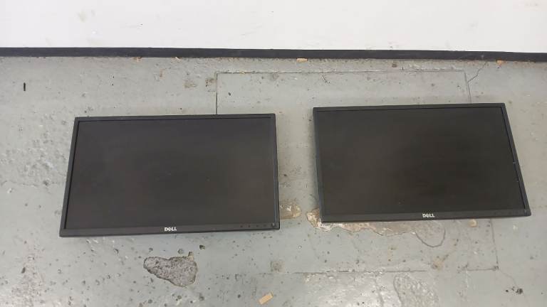 2 x computer monitors (no stands) free