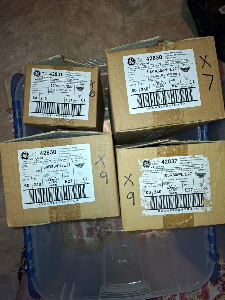 Light Bulbs ES - Job Lot of 31 bulbs  Edison Screw Reflector bulbs