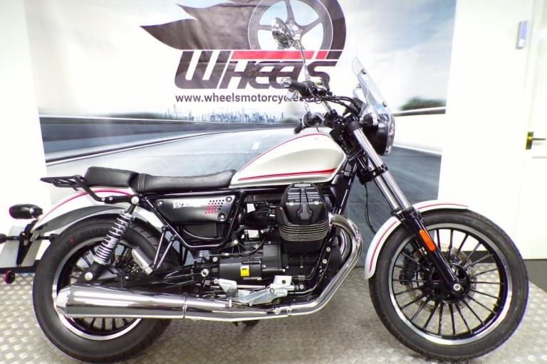 2017 MOTO GUZZI V9 ROAMER ONLY 5907 MILES FROM NEW