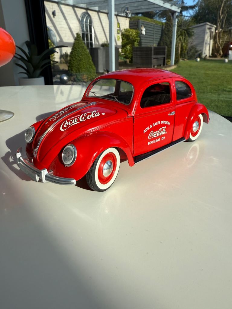 VW BEETLE 1/18 Split Window Die Cast Model Car Rare coca Cola  Boxed Model