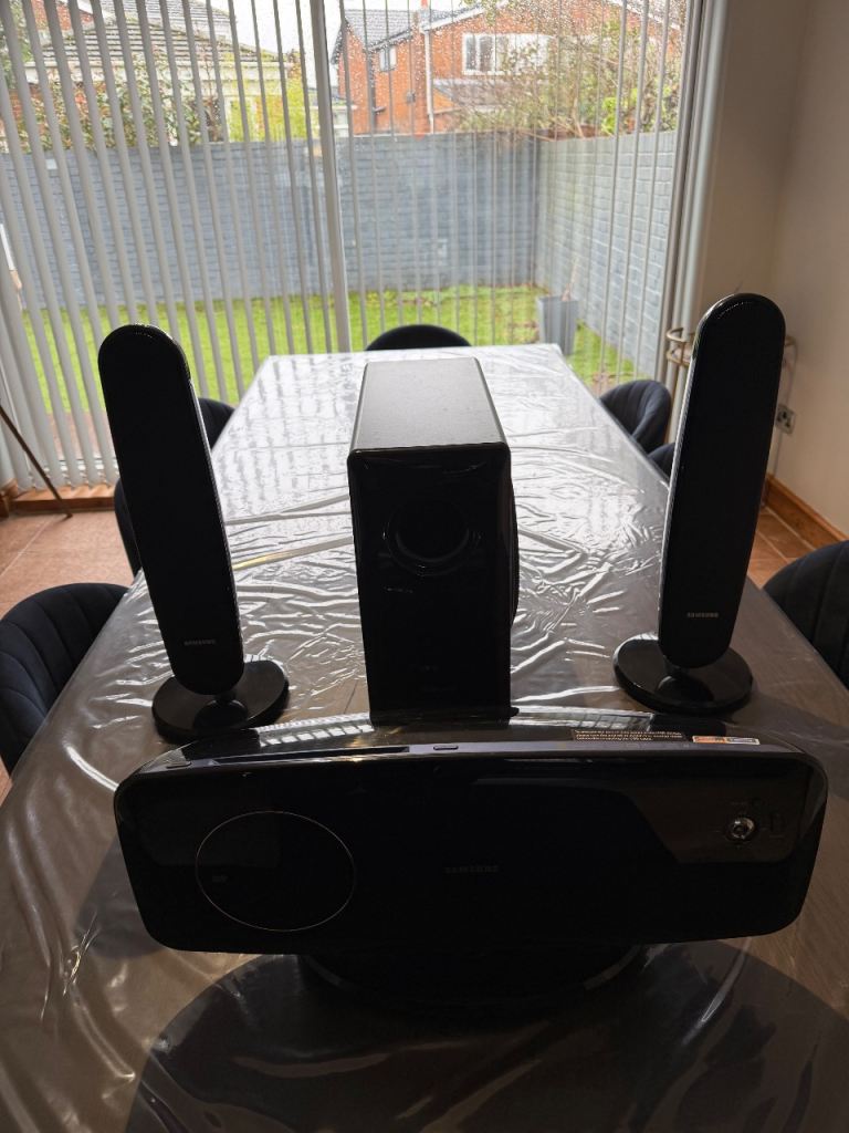 Samsung speakers and dvd / cd player