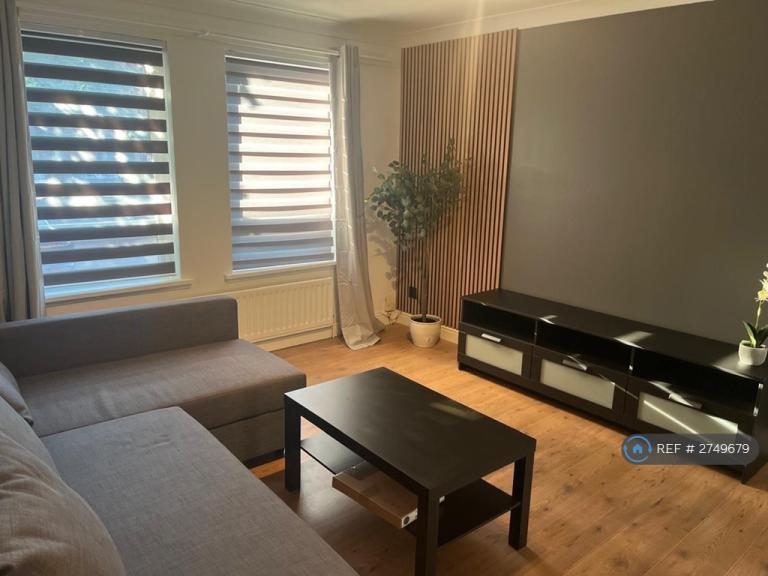 2 bedroom flat in Budhill Avenue, Glasgow, G32 (2 bed) (#2749679)