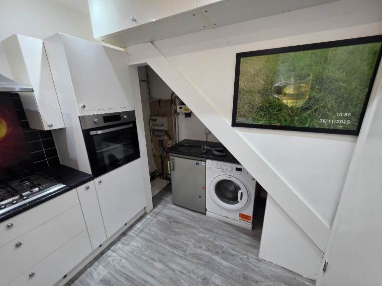 Spacious Four-Bedroom Family Home – Ilford, IG1 – £2,500 PCM