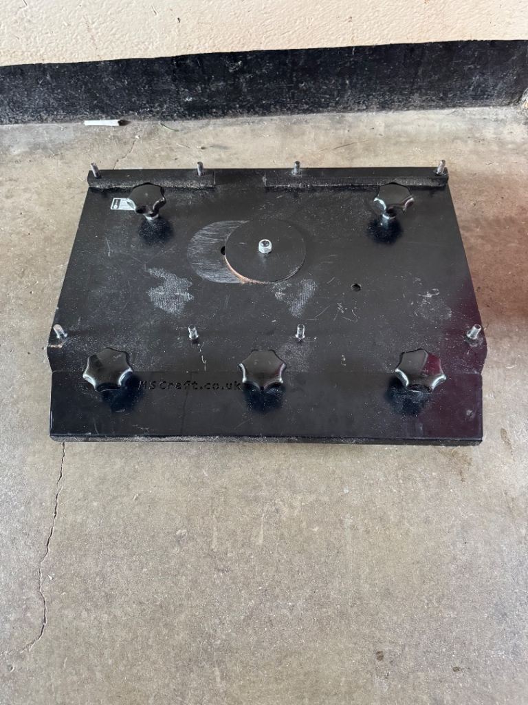 Vw t5 double swivel seat base with extension bolts