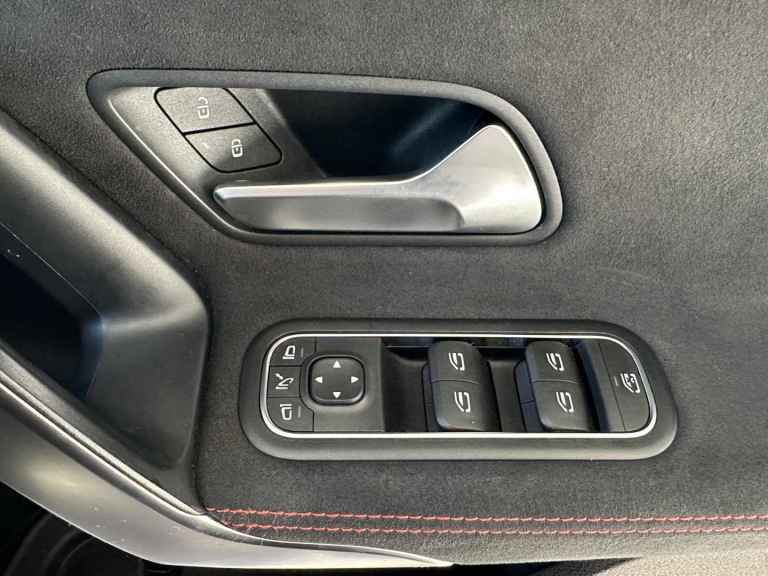 Mercedes-Benz A180 1.3 Petrol AMG Line (Executive) 7G-DCT