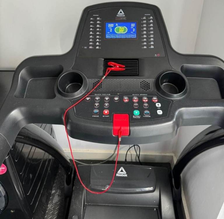 Reebok GT40S treadmill (can deliver)