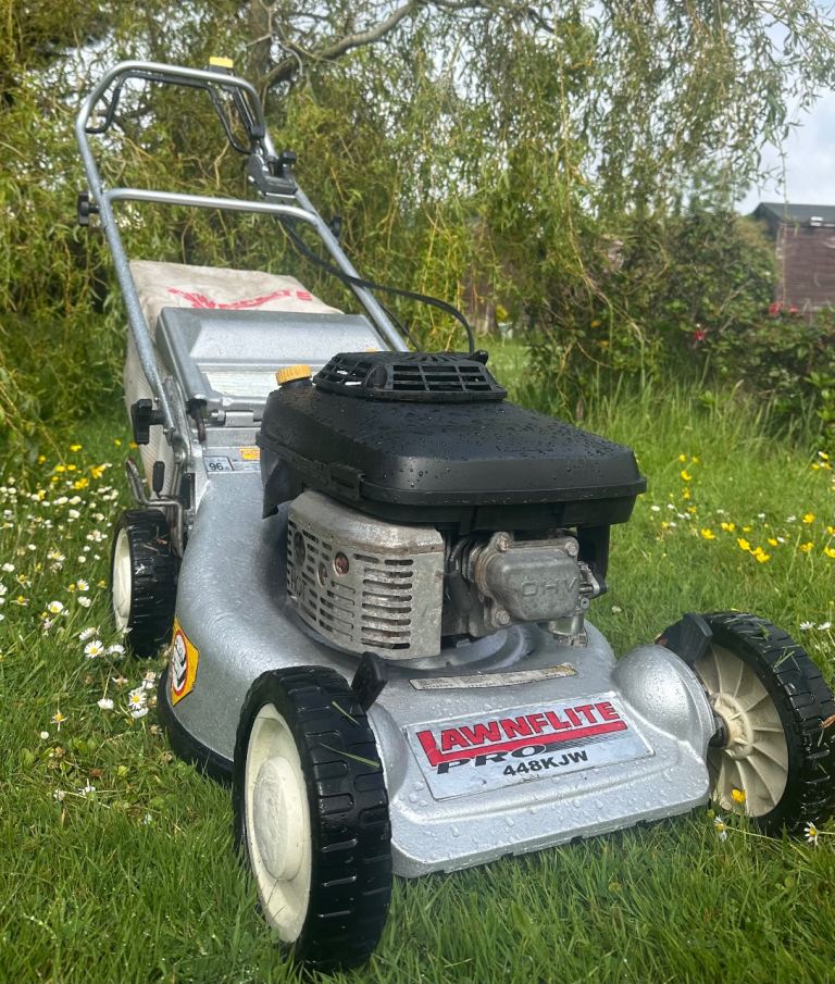 KAAZ Kawasaki commercial lawnmower heavy duty alloy deck blade clutch 2speed Selfdrive mower VGC 