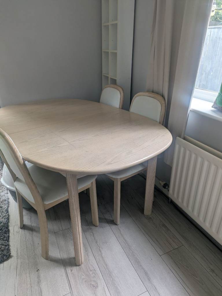 Light Oak Extendable Dining Table & 4 Chairs